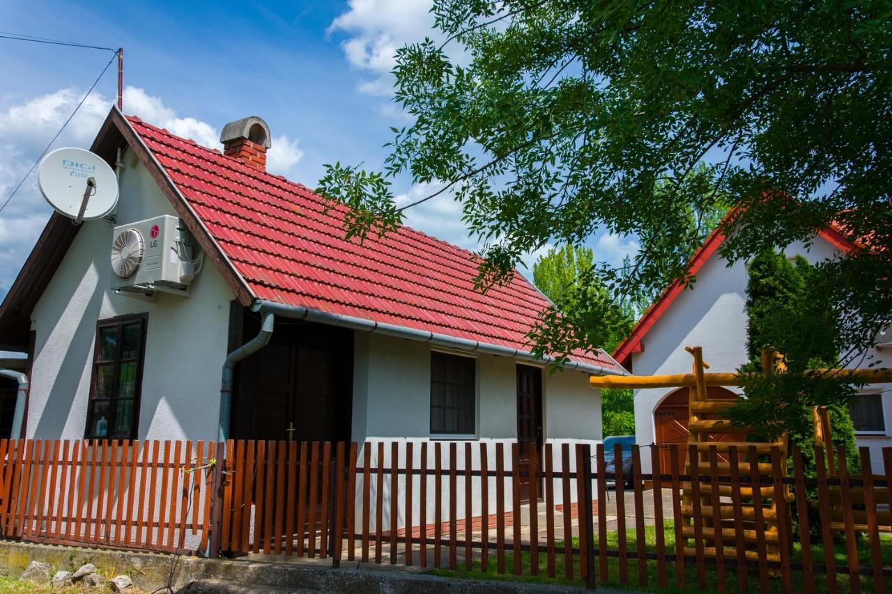 Huszar Vendeghaz Apartment Orvenyes Luaran gambar