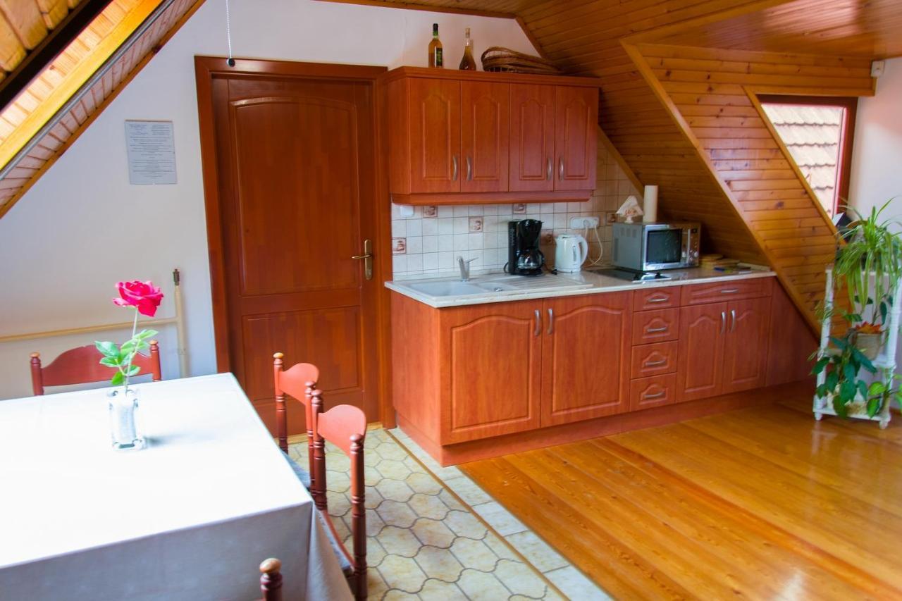 Huszar Vendeghaz Apartment Orvenyes Luaran gambar