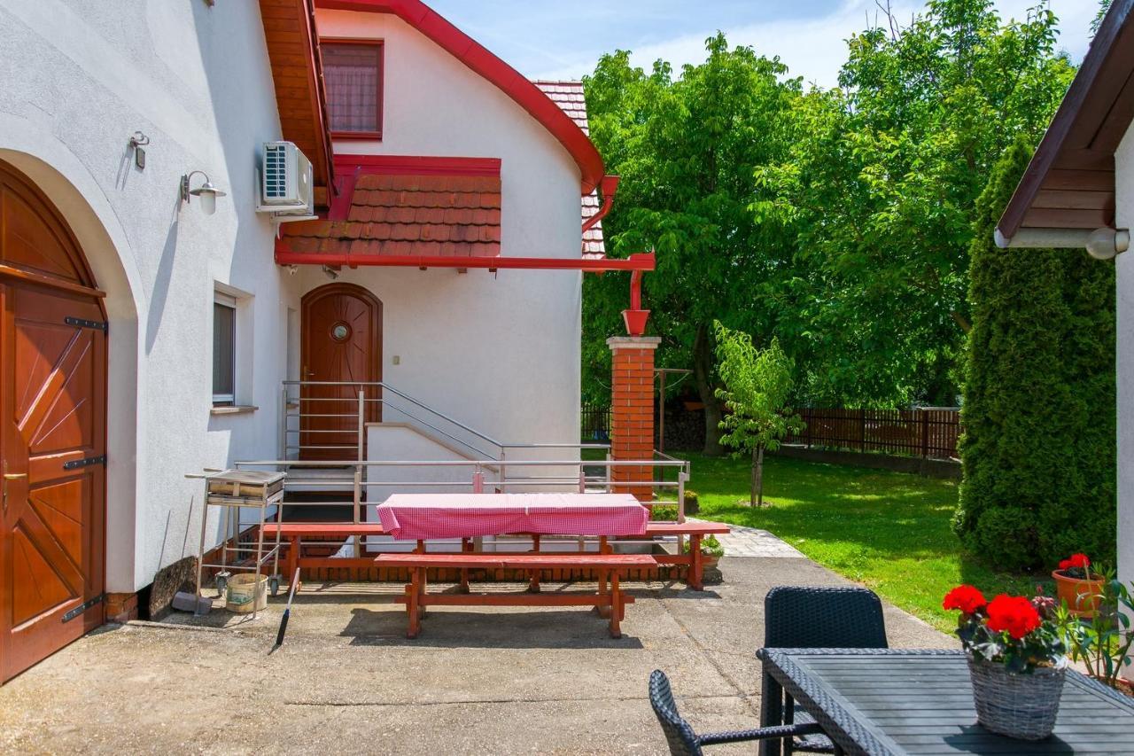 Huszar Vendeghaz Apartment Orvenyes Luaran gambar