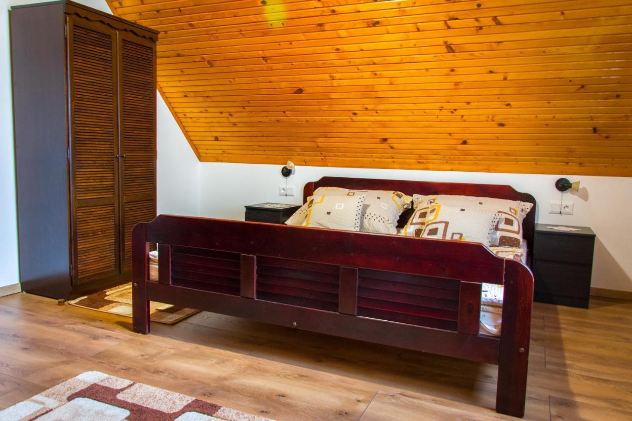 Huszar Vendeghaz Apartment Orvenyes Luaran gambar
