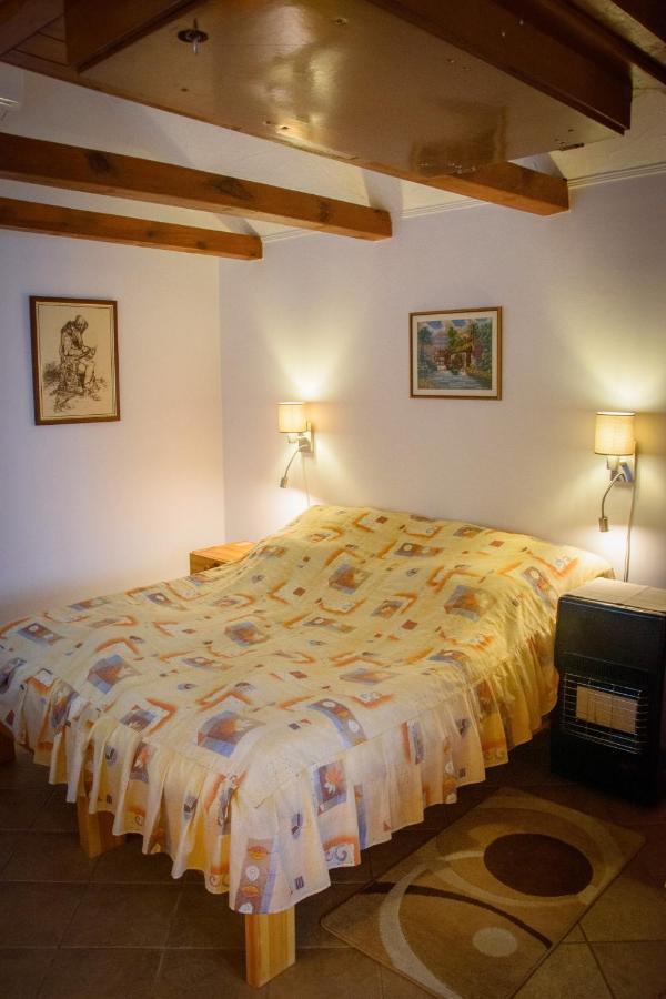 Huszar Vendeghaz Apartment Orvenyes Luaran gambar